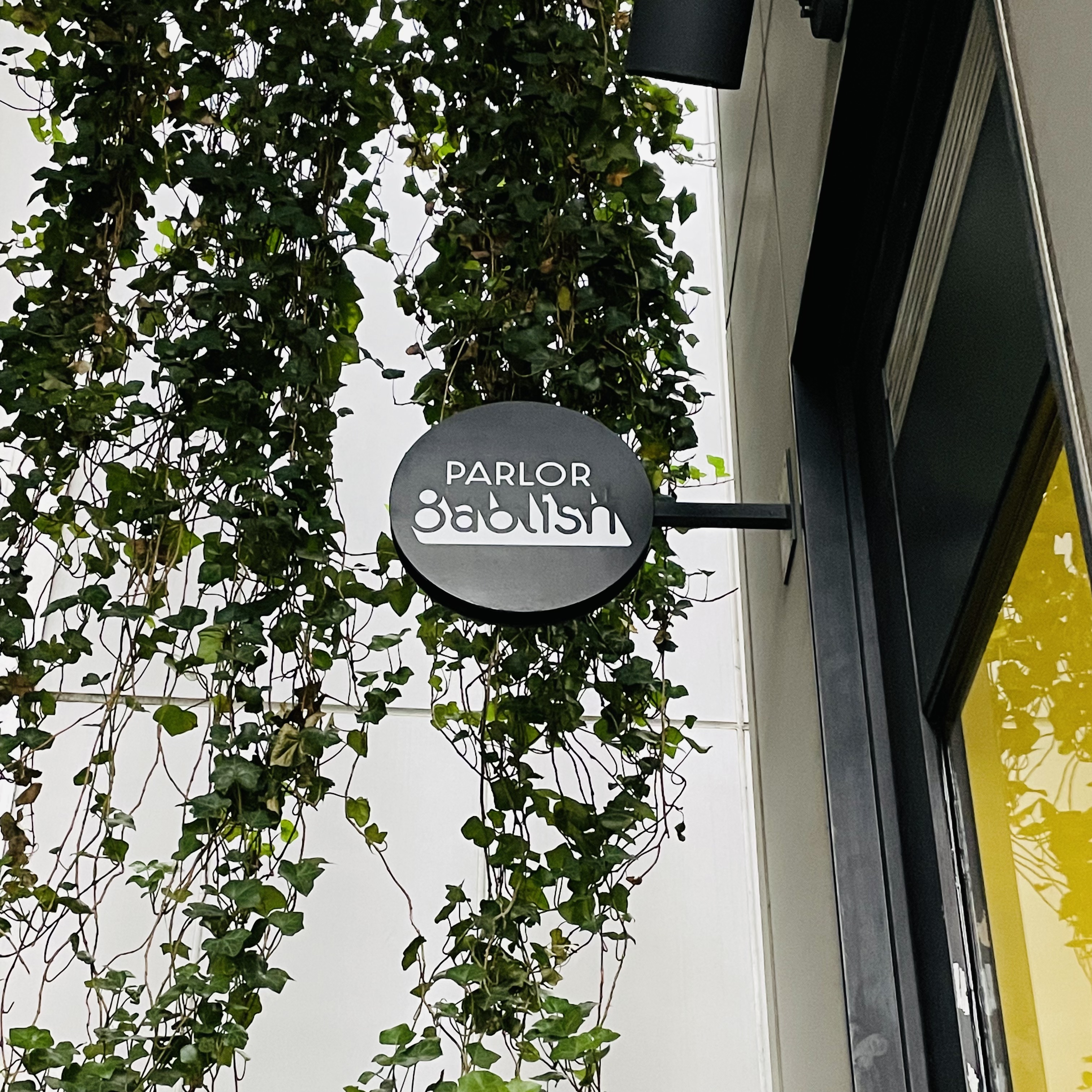 PARLOR 8ablish